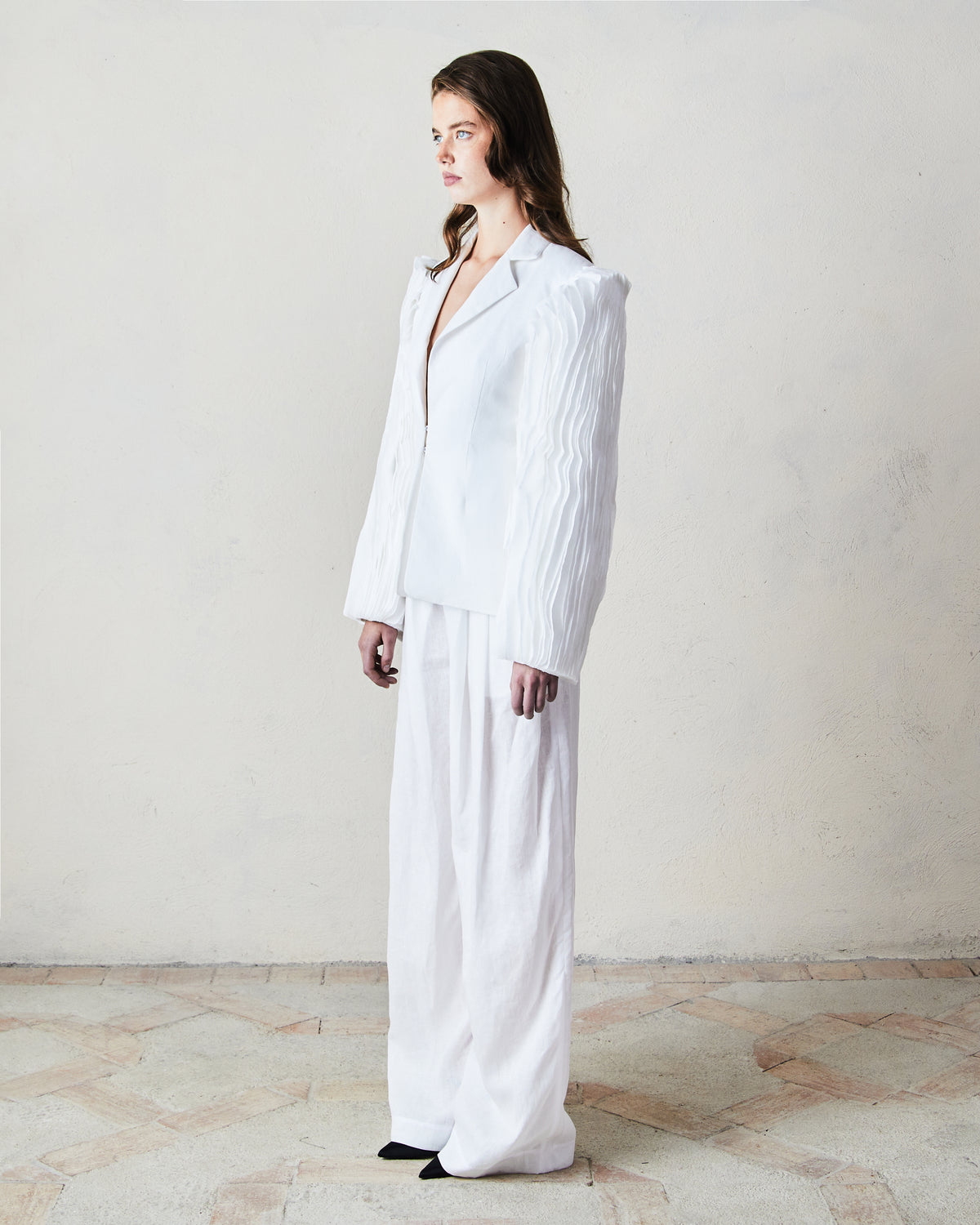 Mille-feuille Sleeve Tailored Jacket & Tripple Pleat Linen Trouser