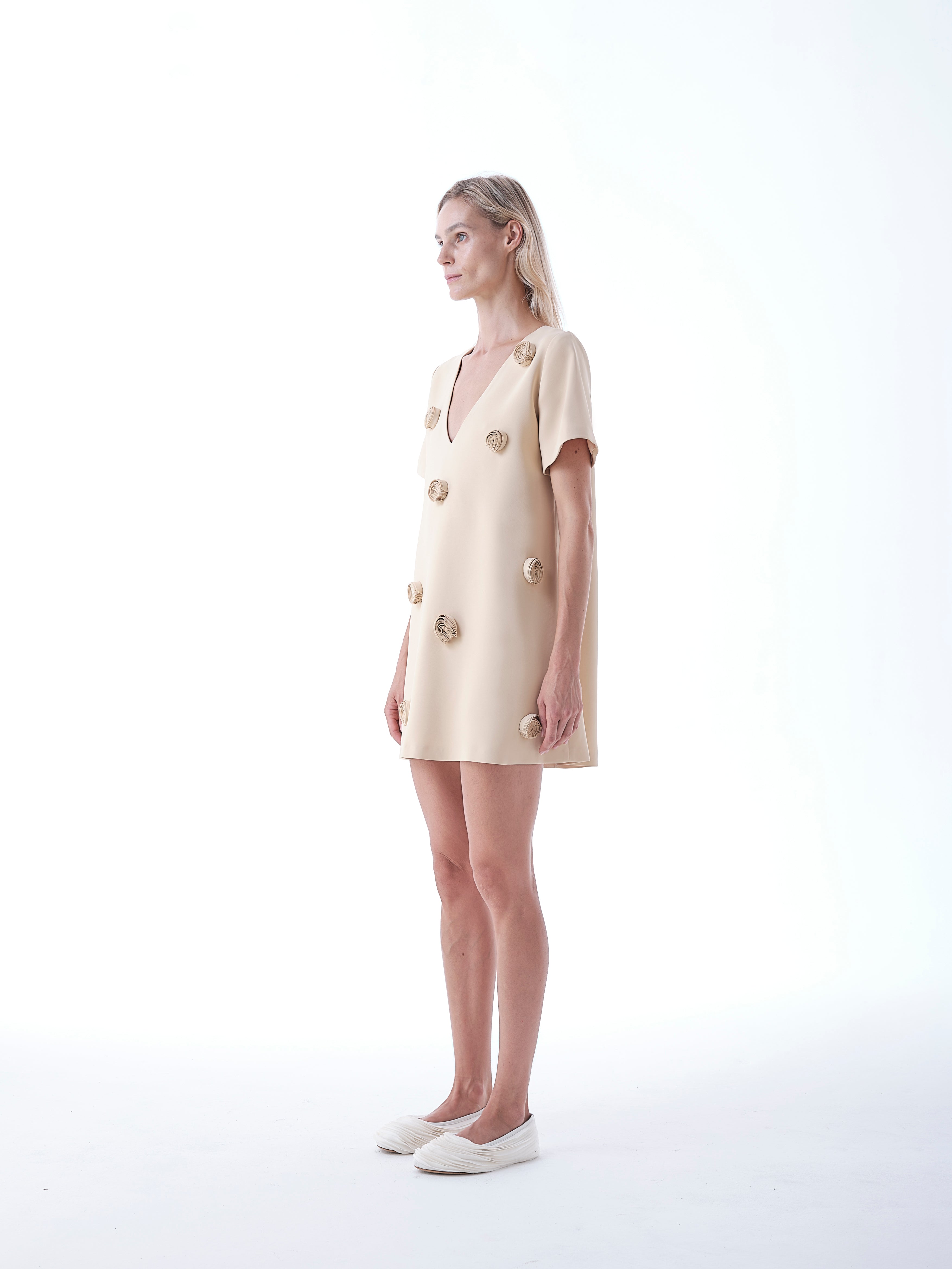Short Wide Dress with Bolli Embroidery
