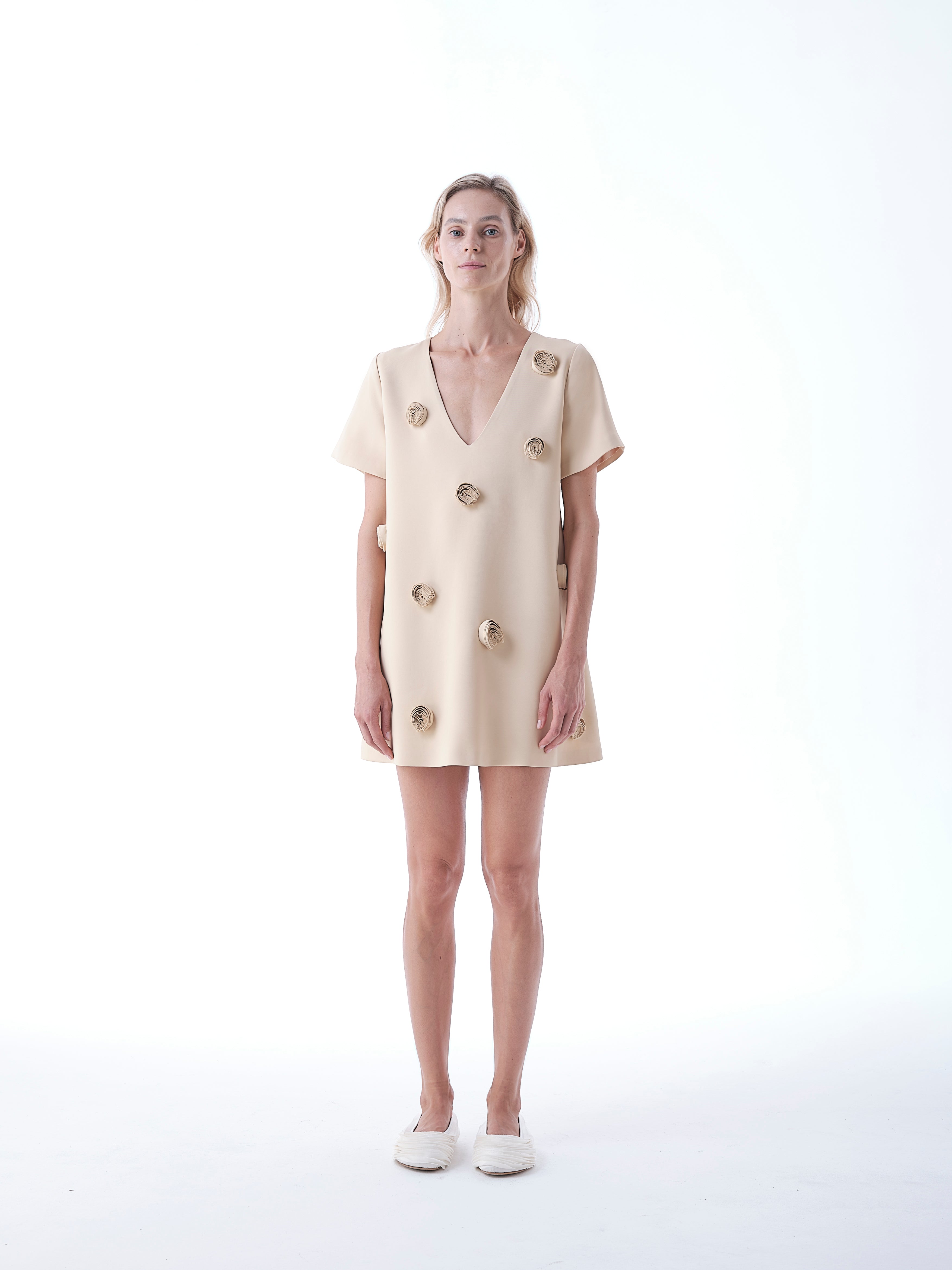 Short Wide Dress with Bolli Embroidery